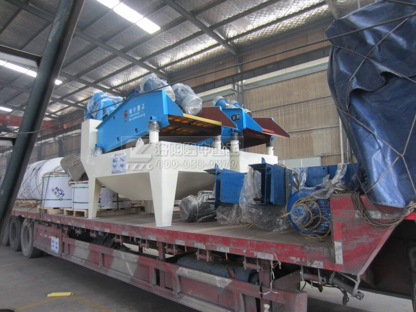 廣東客戶(hù)雙泵細(xì)砂回收機(jī)現(xiàn)場(chǎng)