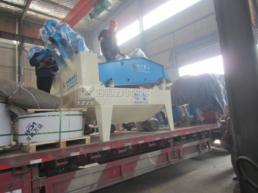 廣東客戶(hù)雙泵細(xì)砂回收機(jī)現(xiàn)場(chǎng)