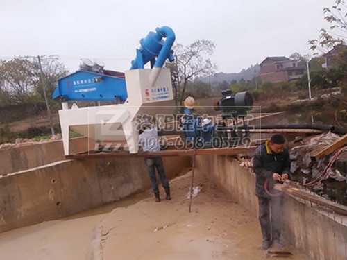 硅砂回收設(shè)備安裝中 硅砂回收設(shè)備安裝中.jpg